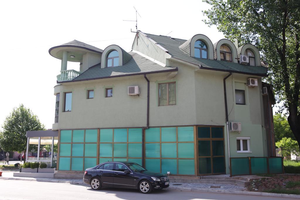 Guesthouse Villa Modex Paracin Luaran gambar